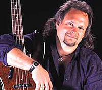 Серия острых соусов от бас-гитариста Van Halen.